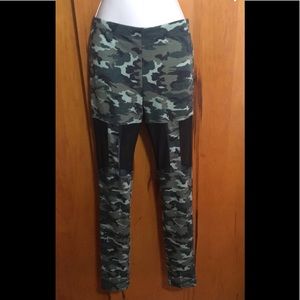 Camo leggings mesh detail L